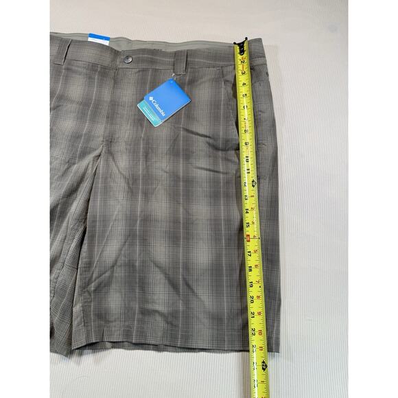 Columbia Cool Creek Plaid Shorts 42x12 Omni-Wick Gray Outdoor NWT - Picture 8 of 10